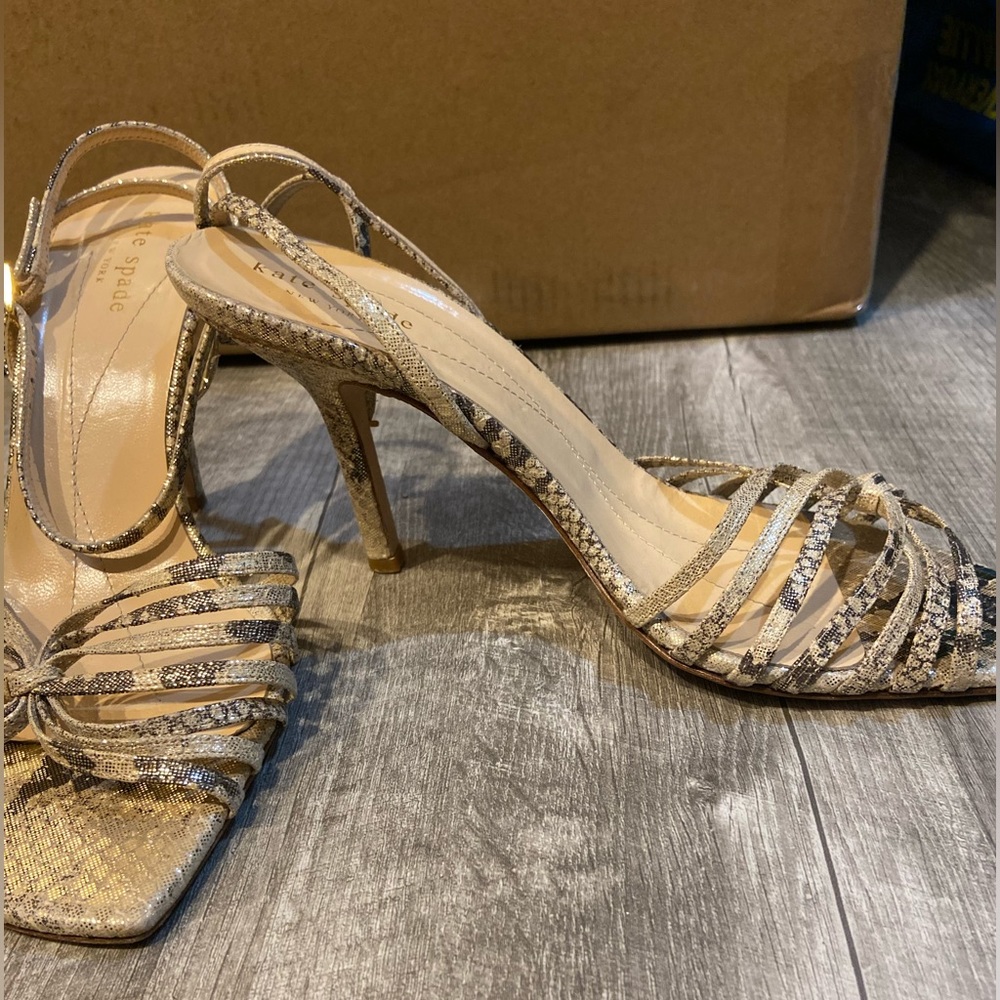 Kate Spade embossed sandals!